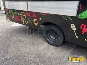 2002 Workhorse Step Van Kitchen Food Truck All-purpose Food Truck Additional 8 Rhode Island Diesel Engine for Sale