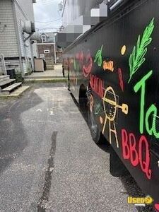 2002 Workhorse Step Van Kitchen Food Truck All-purpose Food Truck Cabinets Rhode Island Diesel Engine for Sale