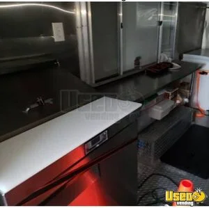 2002 Workhorse Step Van Kitchen Food Truck All-purpose Food Truck Hand-washing Sink Texas Gas Engine for Sale