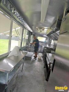 2002 Workhorse Step Van Kitchen Food Truck All-purpose Food Truck Insulated Walls Texas Gas Engine for Sale