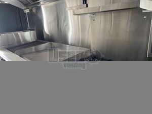 2002 Workhorse Step Van Kitchen Food Truck All-purpose Food Truck Prep Station Cooler Rhode Island Diesel Engine for Sale