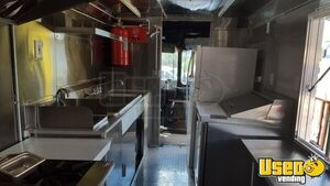 2002 Workhorse Step Van Kitchen Food Truck All-purpose Food Truck Prep Station Cooler Texas Gas Engine for Sale