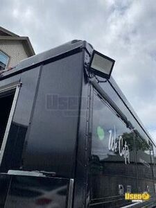 2002 Workhorse Step Van Kitchen Food Truck All-purpose Food Truck Propane Tank Rhode Island Diesel Engine for Sale