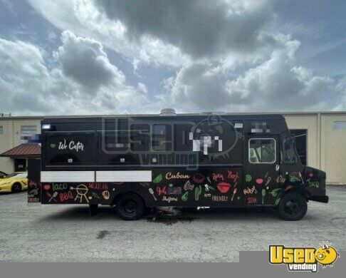 2002 Workhorse Step Van Kitchen Food Truck All-purpose Food Truck Rhode Island Diesel Engine for Sale