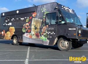 2002 Workhorse Step Van Kitchen Food Truck All-purpose Food Truck Surveillance Cameras California Gas Engine for Sale