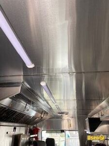 2002 Workhorse Step Van Kitchen Food Truck All-purpose Food Truck Tv Rhode Island Diesel Engine for Sale