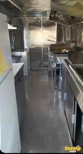 2002 Workhorse Step Van Kitchen Food Truck All-purpose Food Truck Work Table Texas Gas Engine for Sale