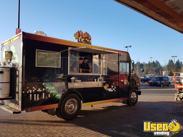 2003 16' Step Van Kitchen Food Truck All-purpose Food Truck British Columbia Diesel Engine for Sale