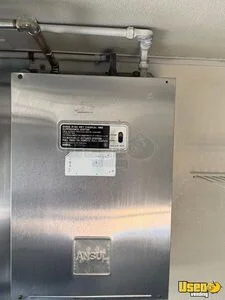 2003 2003 Grumman Workhorse 24 Feet All-purpose Food Truck Exterior Customer Counter Florida Gas Engine for Sale
