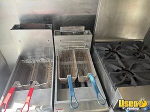 2003 2003 Grumman Workhorse 24 Feet All-purpose Food Truck Stainless Steel Wall Covers Florida Gas Engine for Sale