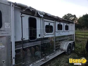 2003 3-horse Lq Trailer Microwave Illinois for Sale