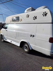 2003 3500 Mobile Dog Grooming Van Pet Care / Veterinary Truck Generator Nevada Gas Engine for Sale