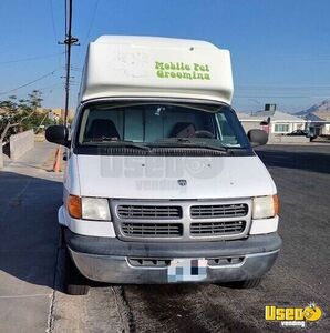 2003 3500 Mobile Dog Grooming Van Pet Care / Veterinary Truck Nevada Gas Engine for Sale