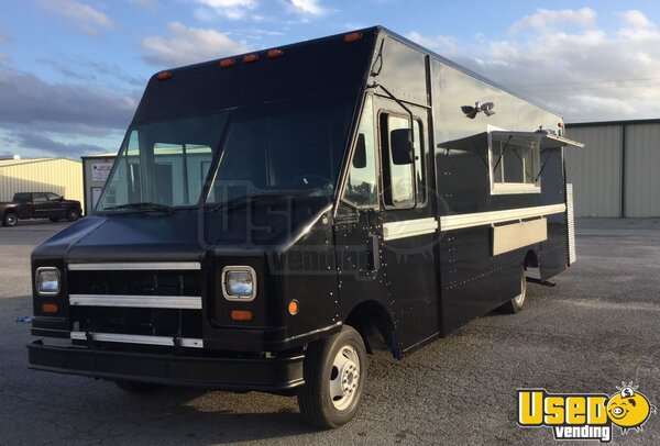2003 Chevy Workhorse All-purpose Food Truck Texas Gas Engine for Sale