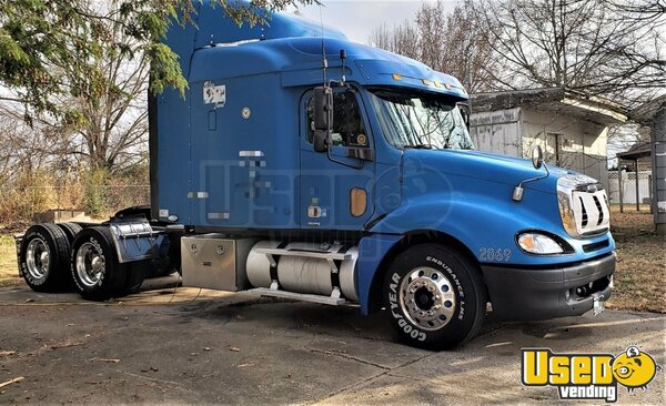 2003 Columbia Freightliner Semi Truck Tennessee for Sale