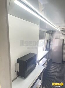 2003 E-450 All-purpose Food Truck Hot Water Heater Michigan Diesel Engine for Sale