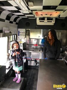 2003 E-450 Coffee Vending Truck Coffee & Beverage Truck 48 Washington Diesel Engine for Sale