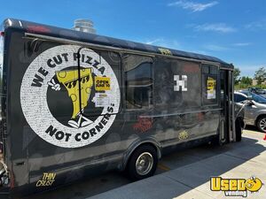 2003 E-450 Pizza Truck Pizza Food Truck Cabinets Iowa Diesel Engine for Sale