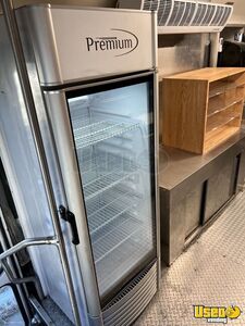 2003 E-450 Pizza Truck Pizza Food Truck Reach-in Upright Cooler Iowa Diesel Engine for Sale