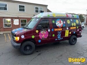 2003 E250 Ice Cream Truck Concession Window Pennsylvania Gas Engine for Sale