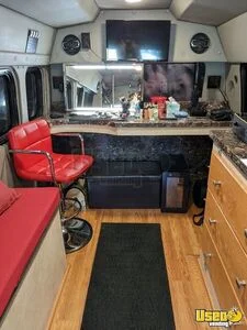 2003 E350 Mobile Hair & Nail Salon Truck Interior Lighting Maryland Gas Engine for Sale
