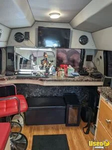 2003 E350 Mobile Hair & Nail Salon Truck Tv Maryland Gas Engine for Sale