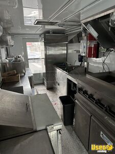 2003 E350 Stepvan All-purpose Food Truck Awning New York Gas Engine for Sale