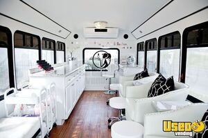 2003 E450 Startcraft Mobile Hair Salon Truck Floor Drains Tennessee Gas Engine for Sale