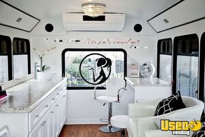 2003 E450 Startcraft Mobile Hair Salon Truck Generator Tennessee Gas Engine for Sale
