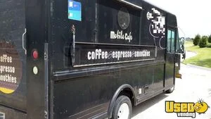 2003 E450 Stepside Coffee / Smoothie Truck Coffee & Beverage Truck Stainless Steel Wall Covers Texas Gas Engine for Sale