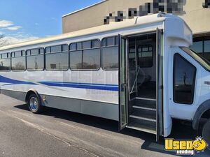 2003 E550 Shuttle Bus Shuttle Bus Alabama Diesel Engine for Sale