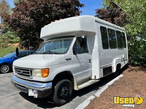 2003 Econoline Empty Concession Truck All-purpose Food Truck Triple Sink Massachusetts Gas Engine for Sale
