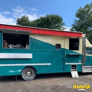 2003 Fl60 Kitchen Food Cab Truck All-purpose Food Truck Cabinets Connecticut Diesel Engine for Sale
