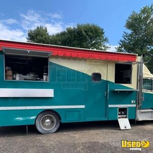 2003 Fl60 Kitchen Food Cab Truck All-purpose Food Truck Insulated Walls Connecticut Diesel Engine for Sale