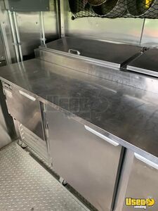 2003 Fl60 Kitchen Food Cab Truck All-purpose Food Truck Refrigerator Connecticut Diesel Engine for Sale