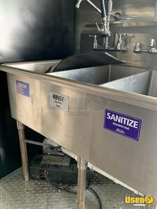 2003 Fl60 Kitchen Food Cab Truck All-purpose Food Truck Stovetop Connecticut Diesel Engine for Sale
