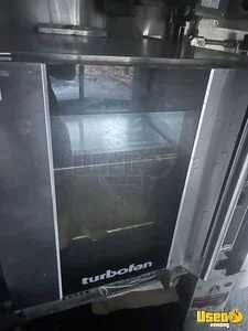 2003 Food Truck All-purpose Food Truck Diamond Plated Aluminum Flooring Connecticut Diesel Engine for Sale