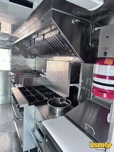 2003 Food Truck All-purpose Food Truck Diamond Plated Aluminum Flooring Maryland Diesel Engine for Sale