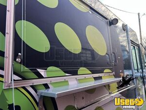 2003 Kitchen Food Truck All-purpose Food Truck Air Conditioning Virginia Gas Engine for Sale