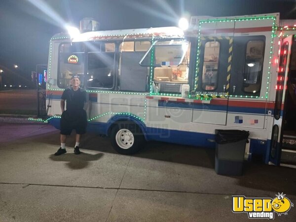 2003 Kitchen Food Truck All-purpose Food Truck Texas Diesel Engine for Sale