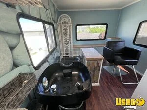 2003 Mobile Hair & Nail Salon Truck Exterior Lighting Florida Gas Engine for Sale