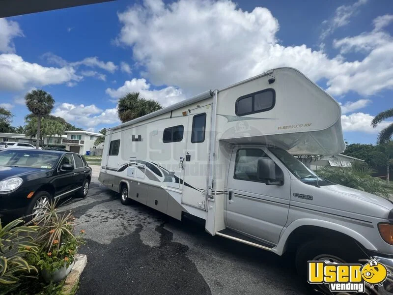 2003 Mobile Hair & Nail Salon Truck Florida Gas Engine for Sale