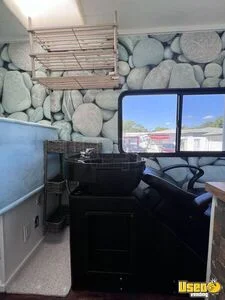2003 Mobile Hair & Nail Salon Truck Gas Engine Florida Gas Engine for Sale
