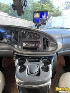 2003 Mobile Hair & Nail Salon Truck Interior Lighting Florida Gas Engine for Sale