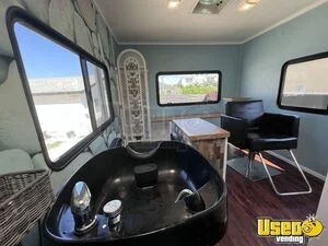 2003 Mobile Hair & Nail Salon Truck Transmission - Automatic Florida Gas Engine for Sale