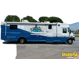 2003 Mt-55 Step Van Mobile Clinic Bathroom Texas Diesel Engine for Sale