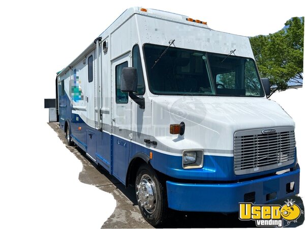 2003 Mt-55 Step Van Mobile Clinic Floor Drains Texas Diesel Engine for Sale