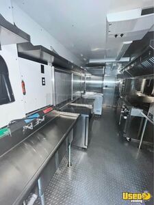2003 Mt35 All-purpose Food Truck Diamond Plated Aluminum Flooring Maryland for Sale