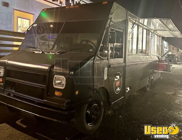2003 Mt35 Chassis Wood Fired Pizza Truck Pizza Food Truck New York Diesel Engine for Sale