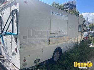 2003 Mt45 Kitchen Food Truck All-purpose Food Truck Exterior Customer Counter New York Diesel Engine for Sale